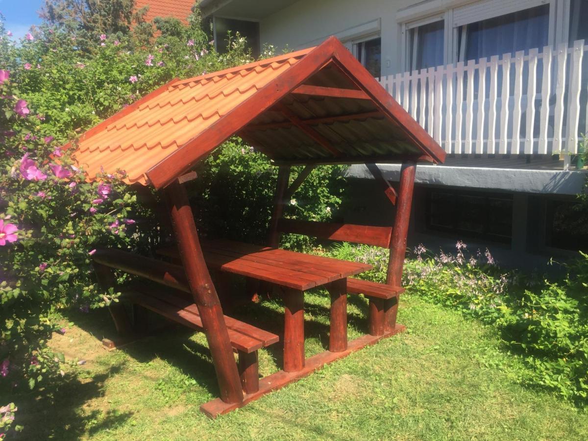 Lelle-kert Apartman 02 Balatonlelle Eksteriør billede